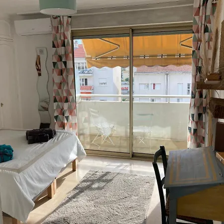 Proche Avec Grand Balcon Lejlighed *